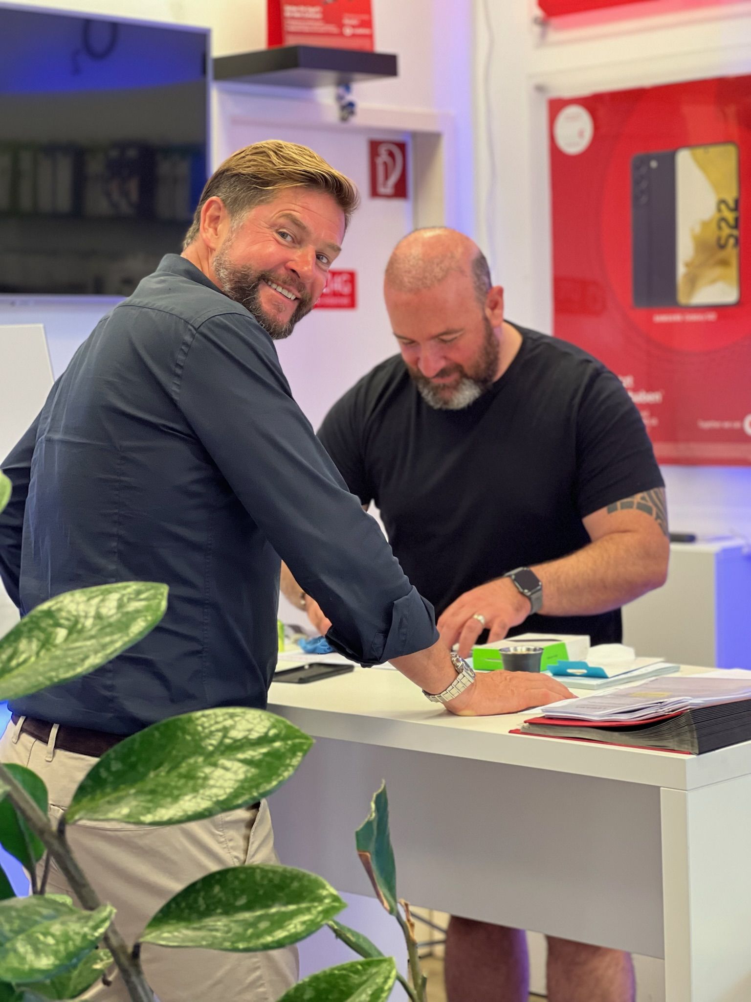 Beratung am Tresen der Etocom GmbH