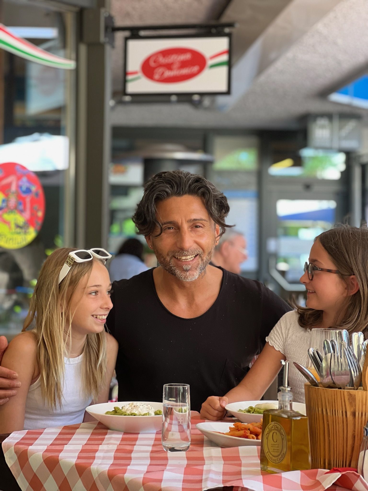 Familie beim Essen bei Cristina & Domenico