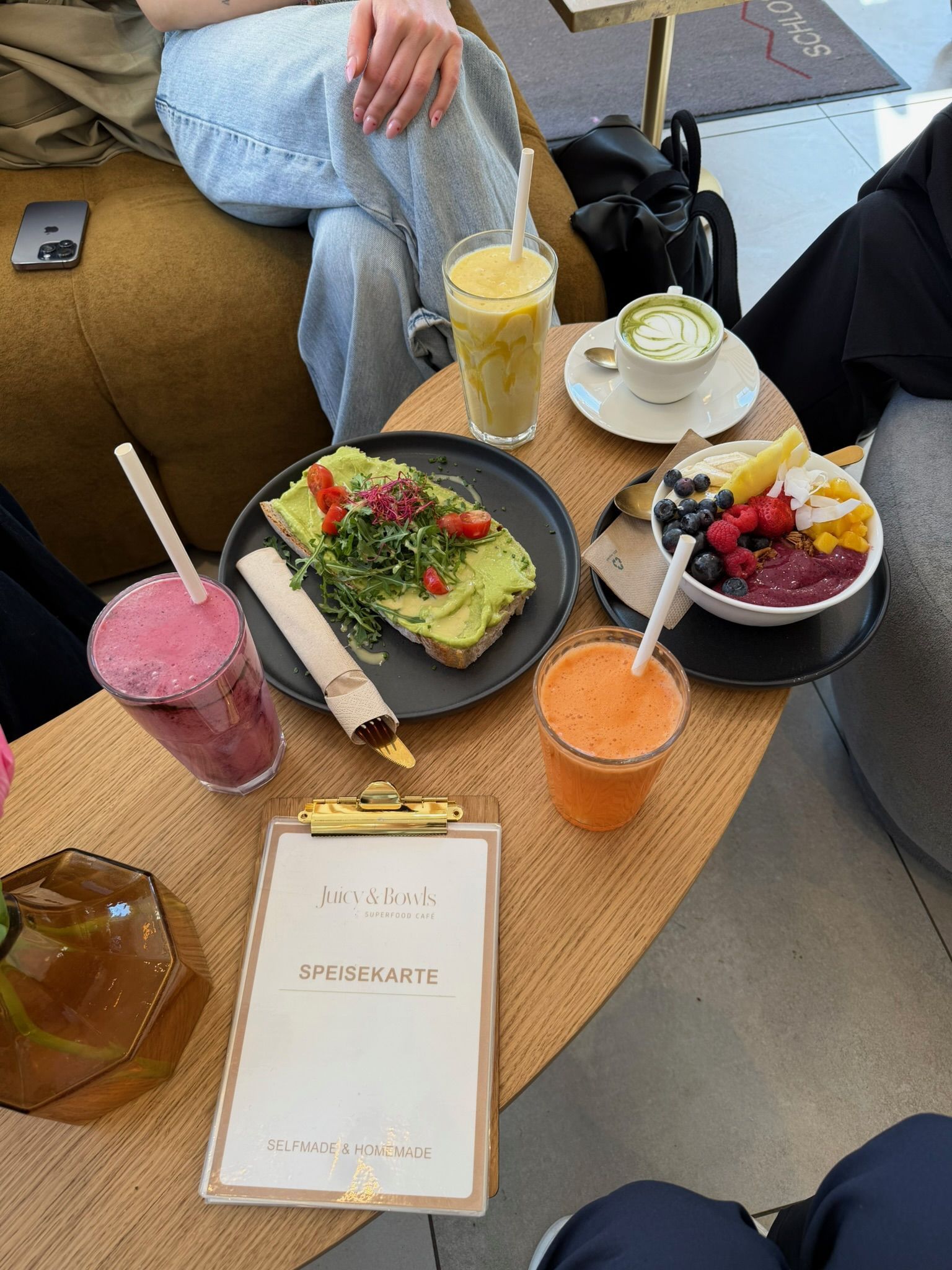JUICY & BOWLS – SCHLOSSPASSAGE Grünwald