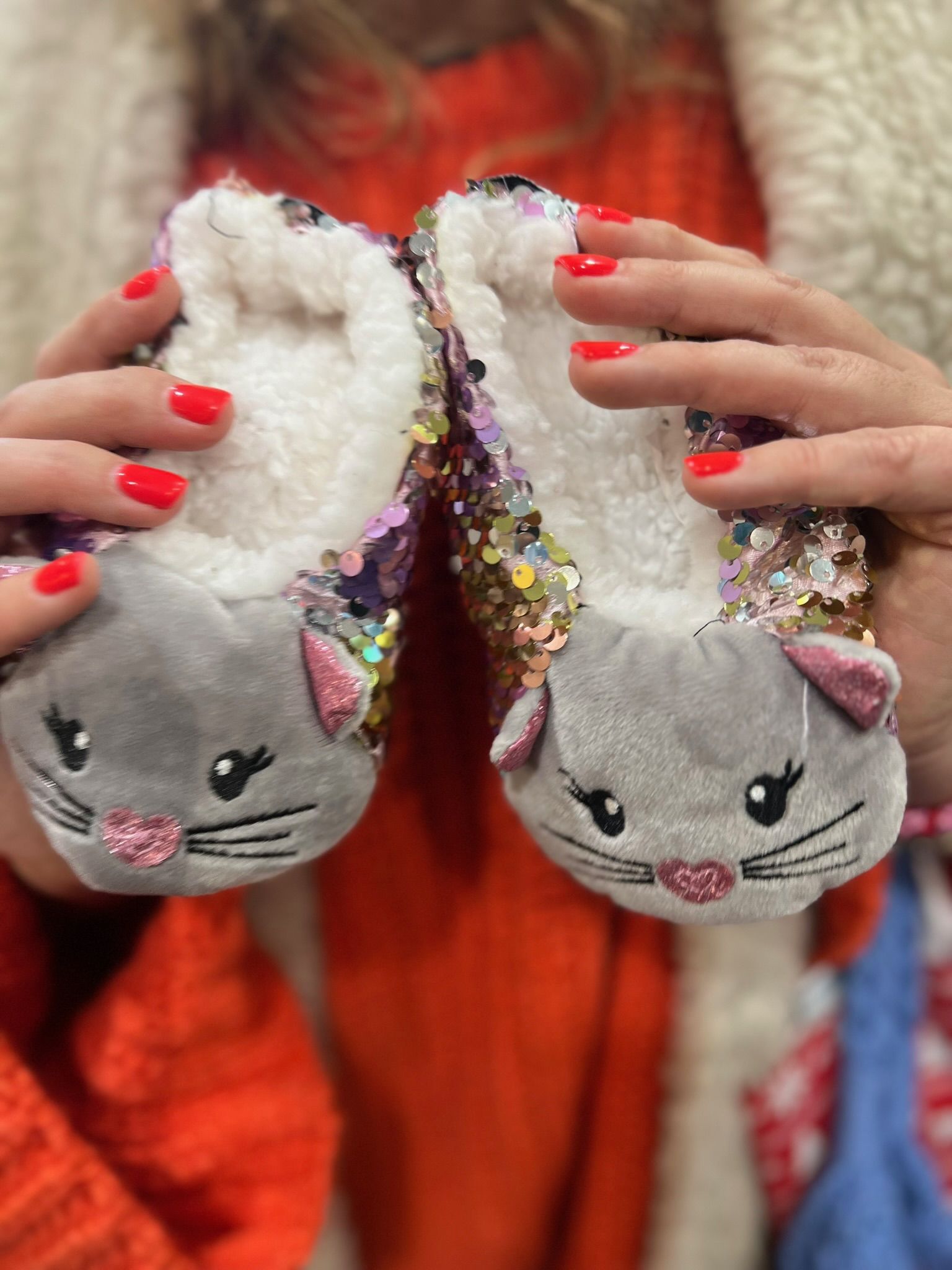 Kinderhausschuhe mit Katzengesicht bei Shoez